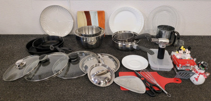 Dinner Plates, Lids, Cast Iron Pans, And Other Kitchen Accessories