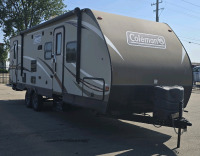 2016 COLEMAN LANTERN 29ft SLEEPS 10 EASILY! - 8