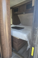 2016 COLEMAN LANTERN 29ft SLEEPS 10 EASILY! - 9