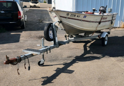 1997 SMOKER CRAFT BOAT AND TRAILER