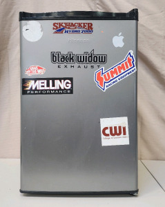 Mini Fridge 20"&times; 17"&times; 26.5"