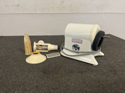 Juicer with 4 Parts