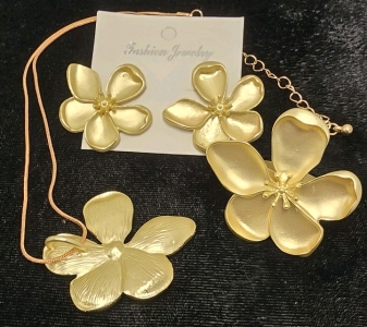 Gold Tone Flower Earring, Ring And Necklace Set