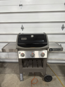 (1) Weber Spirit II E-310 Propane Gas Grill, Black