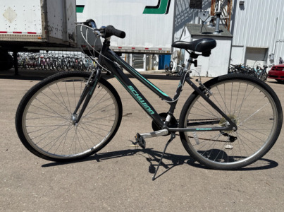 (1) 28&rdquo; Schwinn Pathway Black Bike
