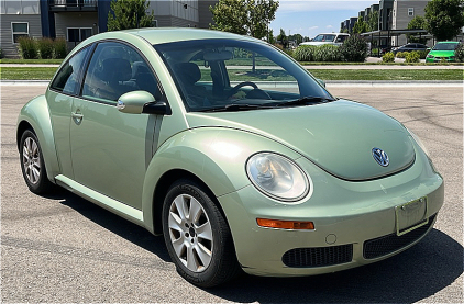 2008 VOLKSWAGEN BEETLE - AFTERMARKET STEREO!