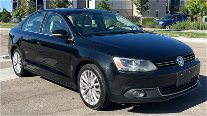 2014 VOLKSWAGEN JETTA - SUNROOF!