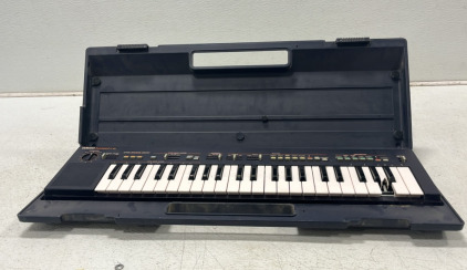 (1) YAMAHA Keyboard