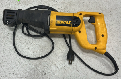 (1) Dewalt Reciprocating Saw