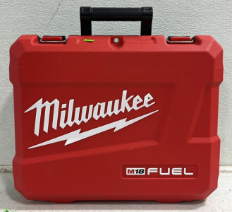 (1) Miluakee Tool Box