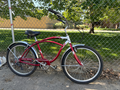 (1) 26&rdquo; Schwinn Red & White Bike