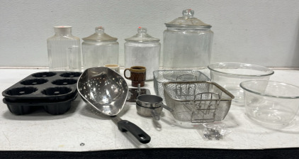 (4) Jars (3) Fry Baskets (2) Glass Bowls (2) Cake Mold Pans