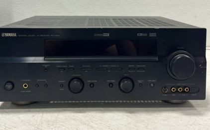 (1) Yamaha Natural Sound AV Reciever RX-V650 -Home Theater-