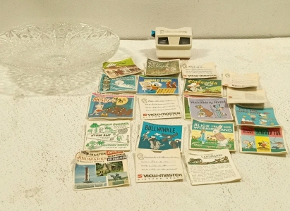 (1) Large Lot of Vintage Viewmaster Reels, Viewer and Manuals, and (1) Crystal Platter