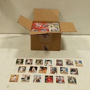 (1) Huge Box of 5000+ Baseball Cards From Different Years All in Great condition