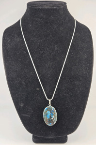 Beautiful Natural Turquoise Oval Gemstone .925 Necklace