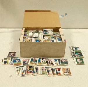 (1) Huge Box of 5000+ Baseball Cards From Different Years