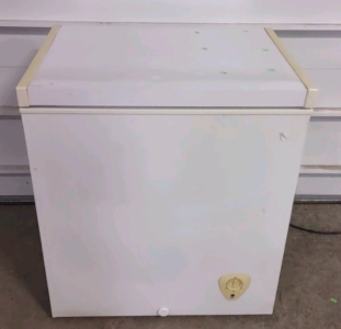 Hisense 3.5 cu. ft. Chest Freezer
