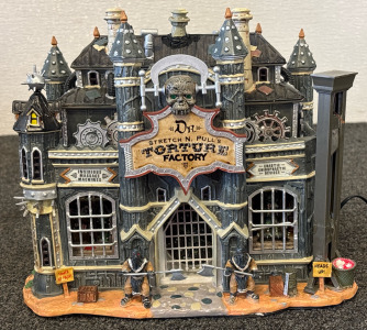 Collectable &ldquo;Spooky Town&rdquo; Dr. Stretch N. Pull&rsquo;s Torture Factory