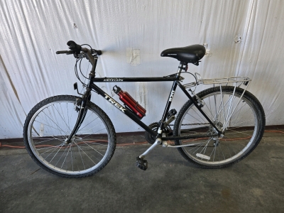 26" Black Trek Bike