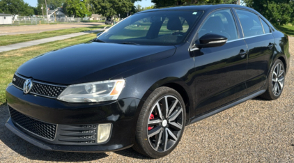 BANK REPO - 2012 VOLKSWAGEN JETTA - FENDER SOUND SYSTEM - SUNROOF!