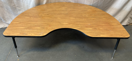 Short Kidney Table / 49&rdquo; L x 72&rdquo; W x 22&rdquo; H
