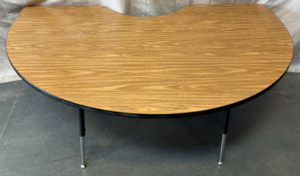 Short Kidney Table / 50&rdquo; L x 72&rdquo; W x 23.5&rdquo; H