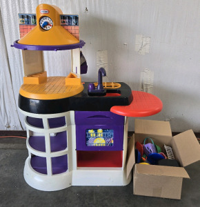 Little Tikes Toy Kitchen w/ Accessories