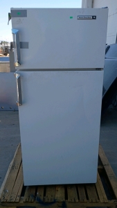 Kelvinator Refrigerator Standard Over Under White 26x28x64