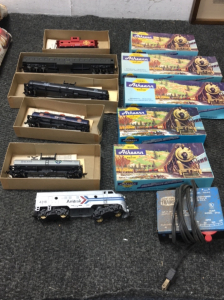 (5) Athearn Train Cars And More