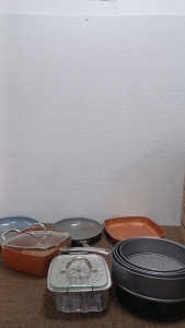 Kitchen Pot & Pans.