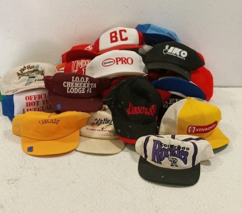 (1) Lot of 25+ Vintage Baseball Caps
