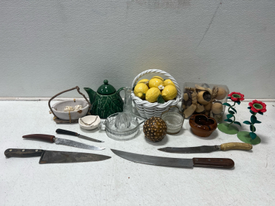 Assorted home decor and kitchen items
