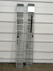 (1) Pair of 6ftx9inch Aluminum Truck Bed Loading Ramps