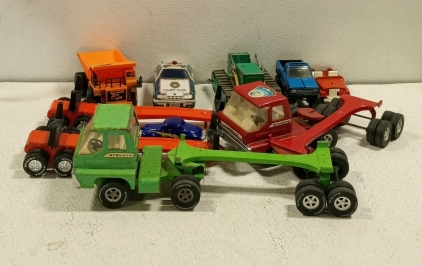 (1) Large Lot of Vintage Collectible Toy Cars and (4) Metal Pans