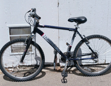 Dark Blue DiamondBack Sorrento Sport Mountain Bike - 26 Inch