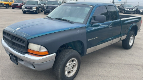 1998 Dodge Dakota - 4x4!