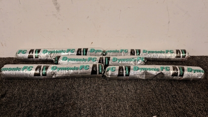 (5) Tremco Dynamic FC Fast Curing, Low Modulus Polyurethane Hybrid Sealent