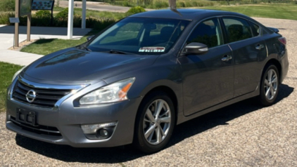 2014 NISSAN ALTIMA - SUNROOF - LEATHER SEATS!
