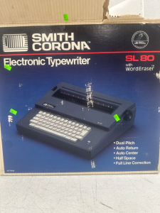 (1) Smith Corona SL80 Typewriter