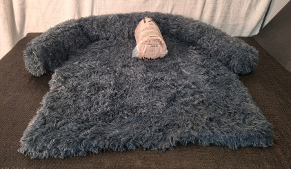 (1) Large Dog Bed & (1) Pet Blanket, XL