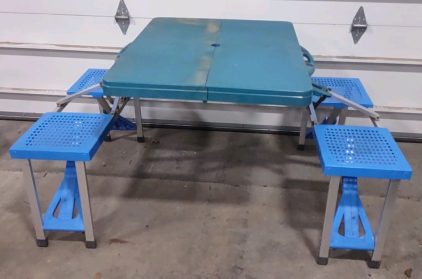 A 52&frac12;"x 33"x 27&frac12;" (Blue) Foldable Kids Camping Picnic Table w/ Bench Seats