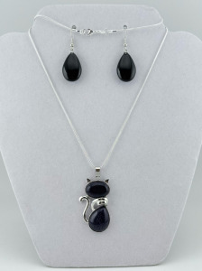 (1) .925 Cat Pendant Necklace & Black Natural Stone Earrings