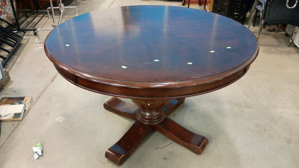 Dark Wood Round Table 48x30