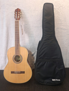 (1) Classical Guitar By Hola! Music, Full Size 39 Inch Model HG-39GLS, Natural Gloss, W/ Soft Nylon Strings & Padded Gig Bag