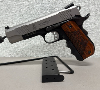 Smith & Wesson SW1911SC Semi-Automatic Pistol, .45 AUTO