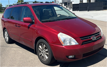 2006 KIA SEDONA - DUAL CLIMATE CONTROLS!
