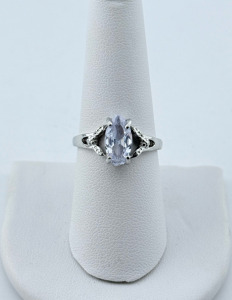 (1) Size 8 Natural White Sapphire Faceted Princess Cut Ring