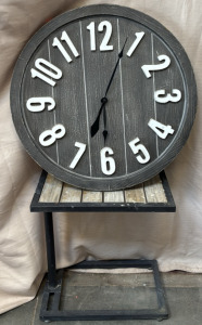 Small Sidetable & Large Decorative Wooden Clock / 12&rdquo; L x 21&rdquo; x 22.5&rdquo; H / 28&rdquo; L x 28&rdquo; H