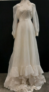 Small Wedding Dress With Case